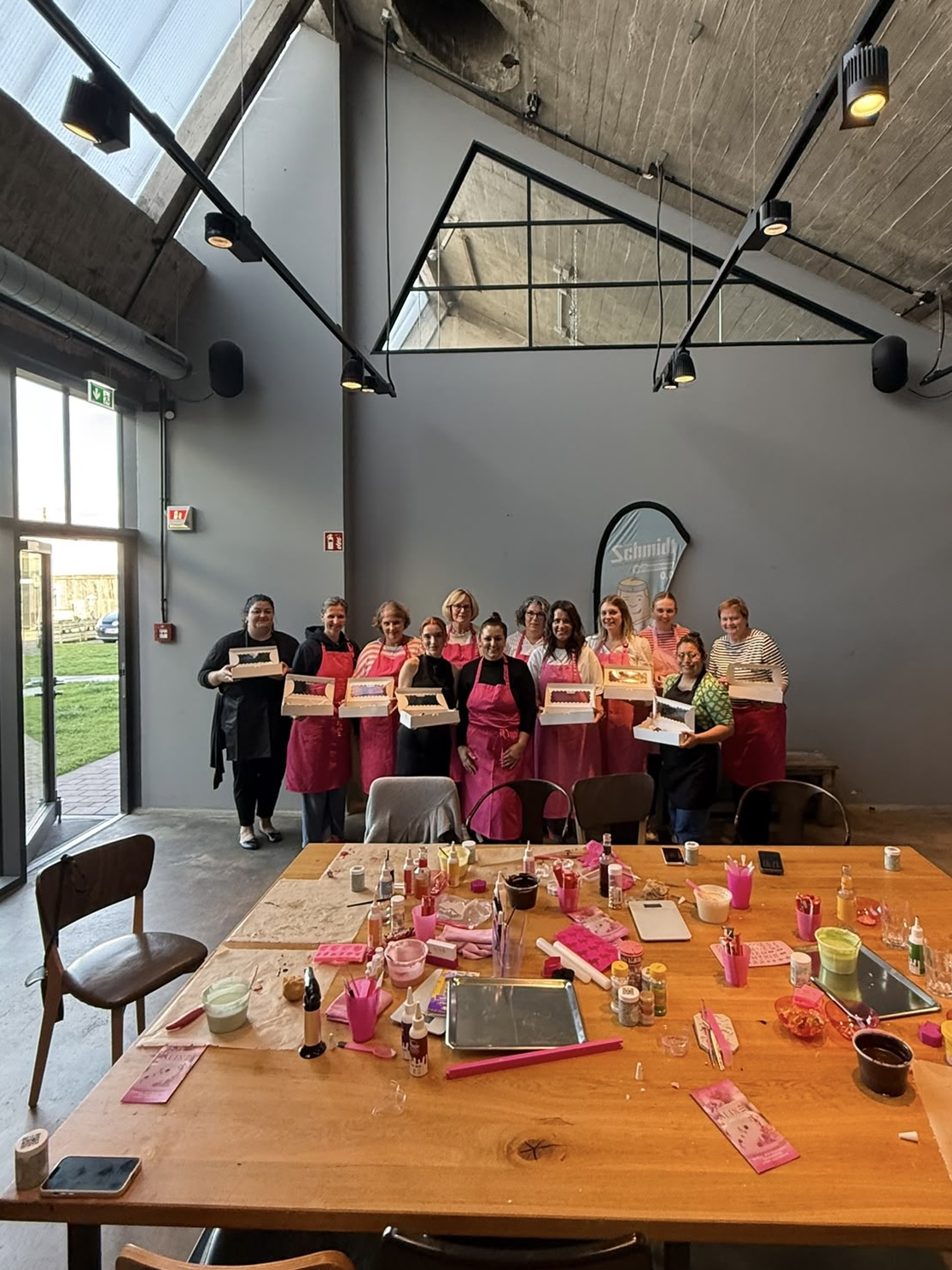 Teilnehmerinnen eines Workshops bei Alines Art Cake in Osnabrück
